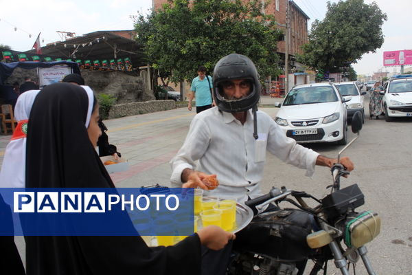 میزبانی دانش‌آموزان گلوگاهی از مسافران و زائران رضوی 