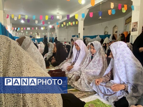 حضور جمعی از فرهنگیان مانه و سملقان در نماز عبادی سیاسی جمعه