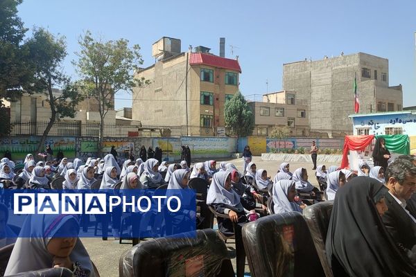 آیین نواختن زنگ مهر، ایثار و شهادت در دبستان شاهد حاج تقی آقا بزرگ ناحیه یک مشهد 