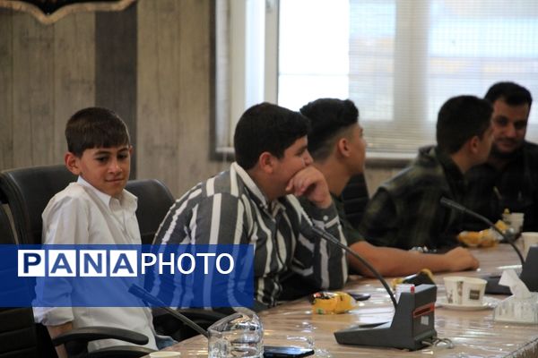جلسه توجیهی دانش‌آموزان خبرنگار فریدن برای حضور در پای صندوق‌های رای
