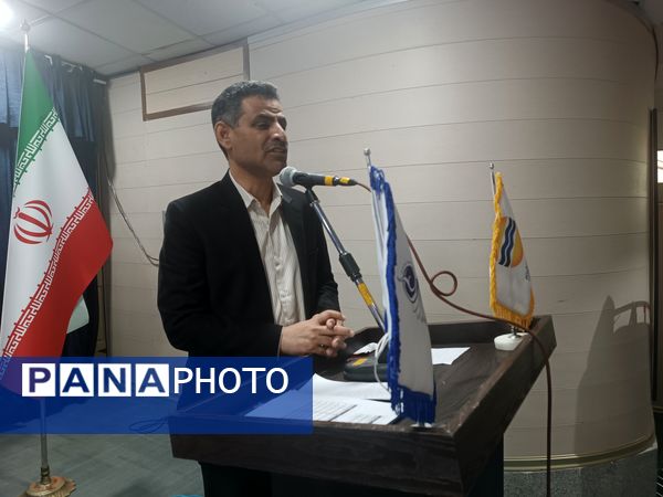 آیین تجلیل از افتخار آفرینان آموزش و پرورش منطقه آزاد تجاری-صنعتی قشم