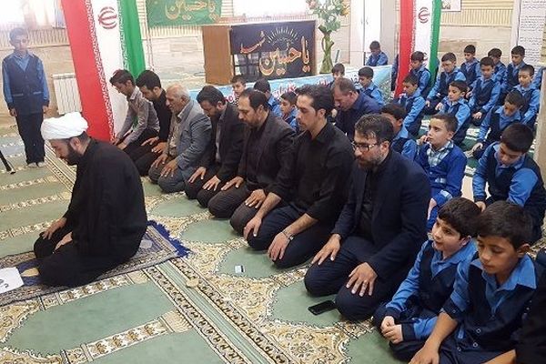 مساجد را باید به کانون وحدت و پویایی امت اسلامی تبدیل کنیم