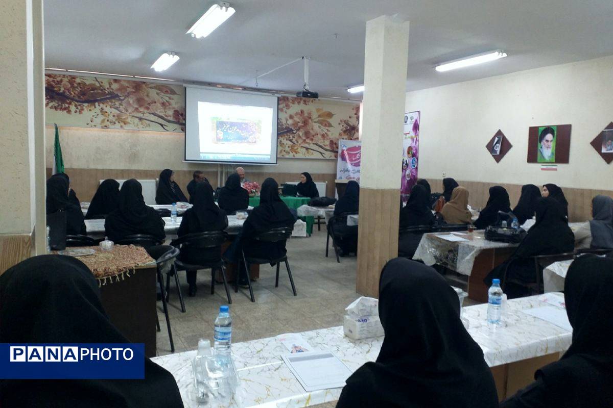 برگزاری کارگاه پیشگیری از آسیبهای اجتماعی در دبیرستان شهید همت ملارد