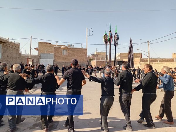 آیین سنتی"حسن - حسین"در روز اربعین حسینی در خلیل آباد
