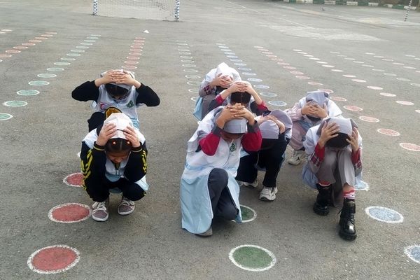 مانور زلزله در دبستان پنجم مهر