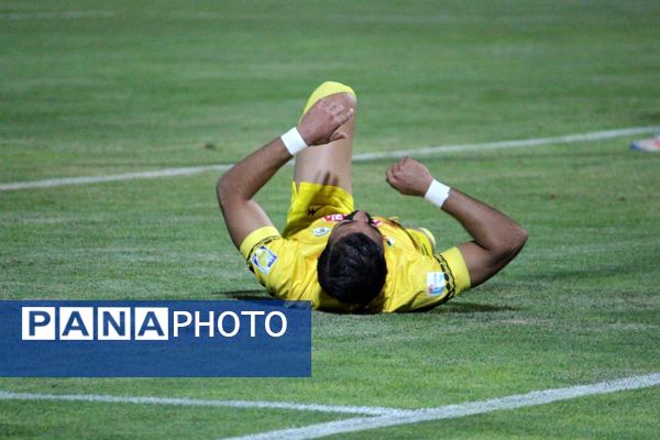 بازی بدون گل تراکتور و فجر سپاسی