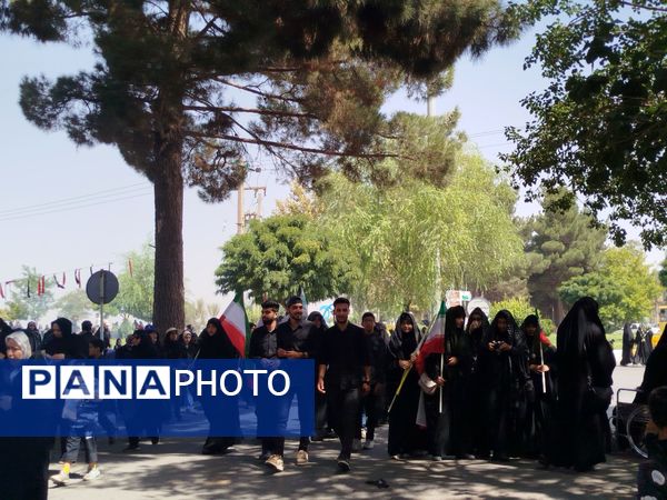 حضور مردم نیشابور در راهپیمایی جاماندگان اربعین حسینی