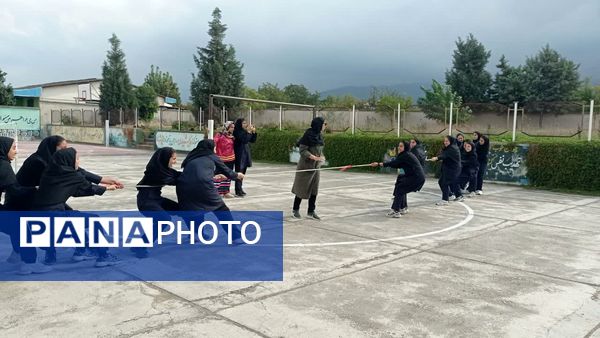 مراسم هفته مازندران و روز دانش‌آموز در دبیرستان یاران امام تیرتاش 