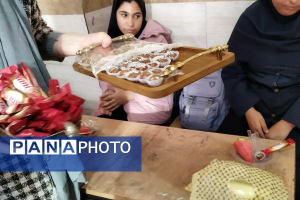 برگزاری مراسم جشن یلدا در مدرسه مهرآیین و مدرسه مریم بهارستان۲