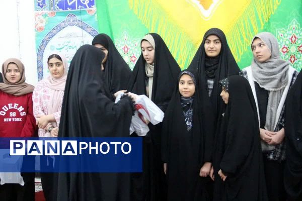 بازدید مسئولان آموزش‌ و پرورش از اعتکاف دختران در مسجد الزهرا(س) قیامدشت