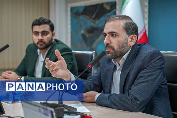 نشست رئیس انجمن اسلامی کل کشور با مسئولان انجمن‌های اسلامی استان کرمانشاه 