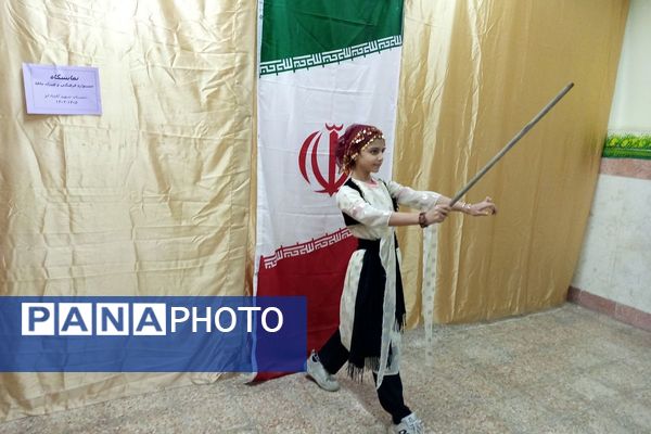 نمایشگاه فرهنگی_هنری و جشن ایرانمون در دبستان شهید آقچه‌لو رباط‌کریم
