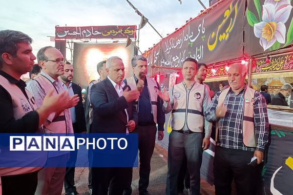 از مدرسه تا موکب حسینی؛ دانش‌آموزان پیشتاز شهرستان قدس در خدمت زائران اربعین حسینی