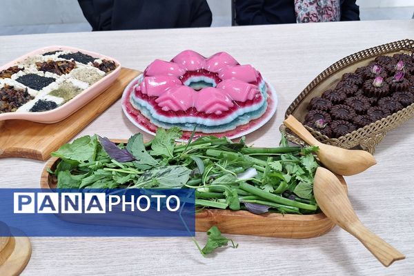 جشنواره غذای ایرانی به مناسبت هفته فرهنگی در فرهنگسرای بعثت صفادشت 