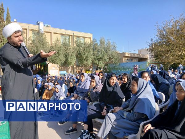 برگزاری مراسم عزاداری ایام فاطمیه در دبیرستان شهید دهقان 