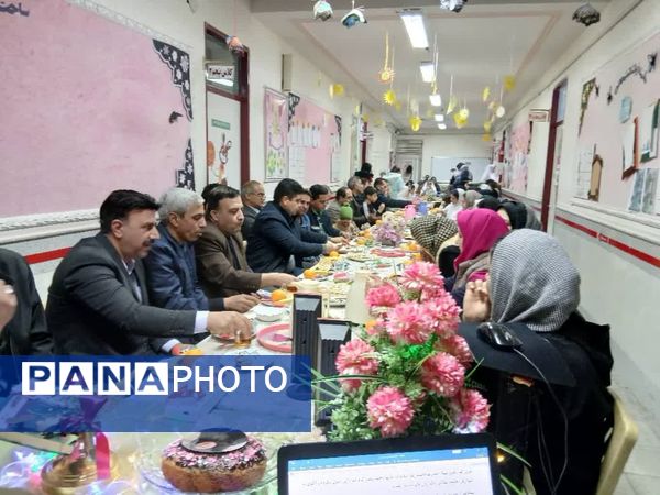 بزرگداشت روز مادر در دبستان ۲۲ بهمن آباده