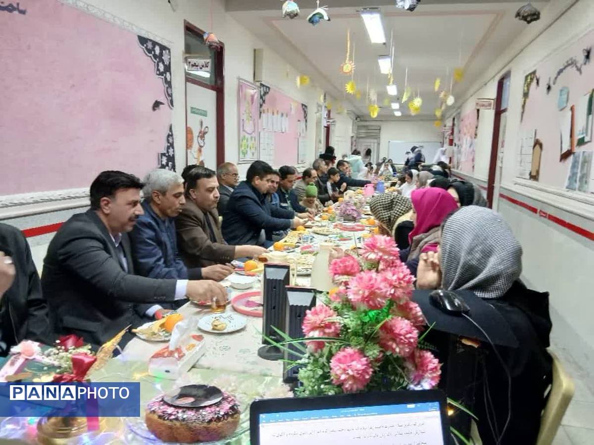 بزرگداشت روز مادر در دبستان ۲۲ بهمن آباده