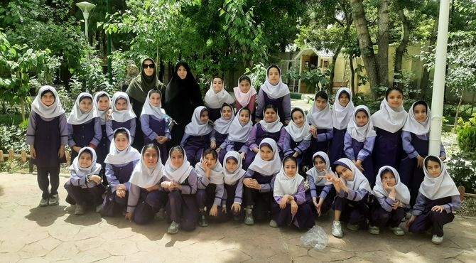 دختران شهید باکری شاهرود چه زیبا از دل معلم می‌گویند