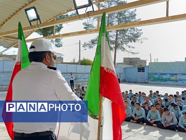  زنگ فرهنگ ترافیک در دبیرستان رییس‌زاده خلیل اباد به صدا درآمد