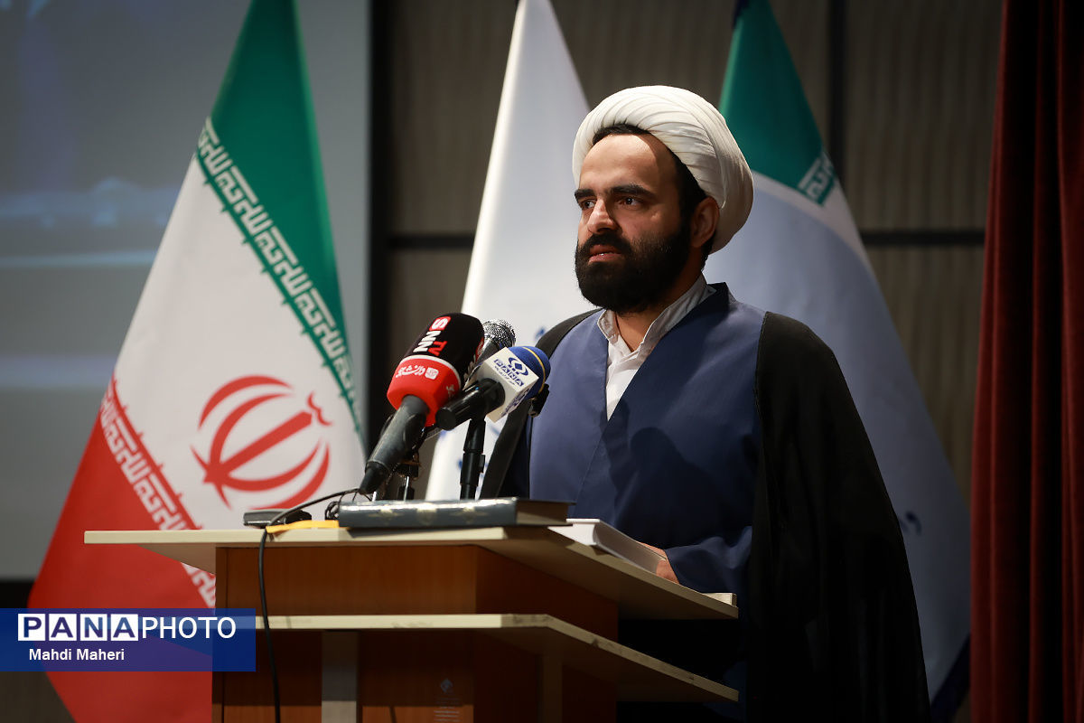 هر کس به علم دسترسی پیدا کند، کسی نمی‌تواند بر او غلبه کند