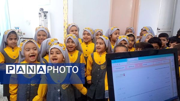 قدردانی از کارکنان خانههای بهداشت روستای فدافن در روز پرستار