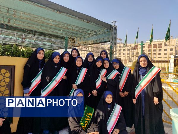 گرامیداشت هفته قرآن ، عترت و نماز در دبیرستان شاهد تکتم 