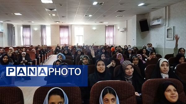 کارگاه خبرنگاری موبایلی با  مدیر عامل خبرگزاری پانا در مشهد 