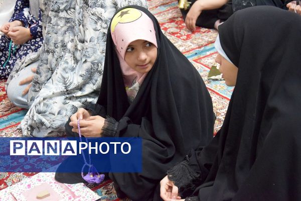اعتکاف دانش‌آموزی در مسجد جامع امام حسین(ع) ناحیه یک کرج 