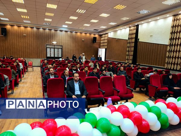 مراسم تقدیر از برگزیدگان قرآنی و فرهنگی در جشنواره‌های فردا و کارینو