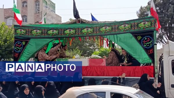 تشییع پیکر دو تن از شهدای جنگ تحمیلی رژیم صهیونیستی همزمان با مراسم تاسوعای حسینی ، در شهرستان ملارد