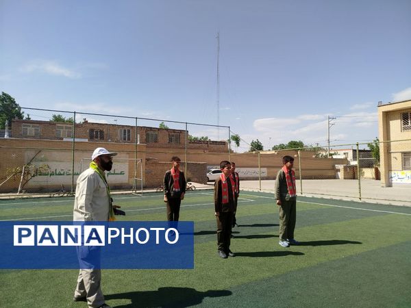 بازدید ارزیاب کشوری سازمان دانش‌آموزی در مدارس تمام پیشتاز شهرستان فاروج