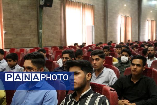 تجلیل از رتبه‌های برتر مسابقات قرآن عترت و نماز در فهرج