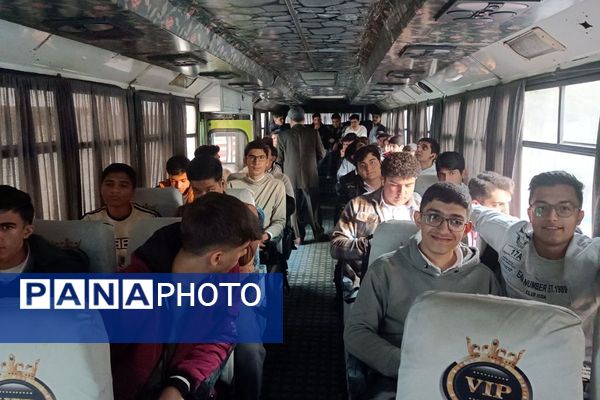 بازدید از دانشکده دندانپزشکی تهران دانش‌آموزان دبیرستان شهدای علم‌ و فناوری بهارستان دو