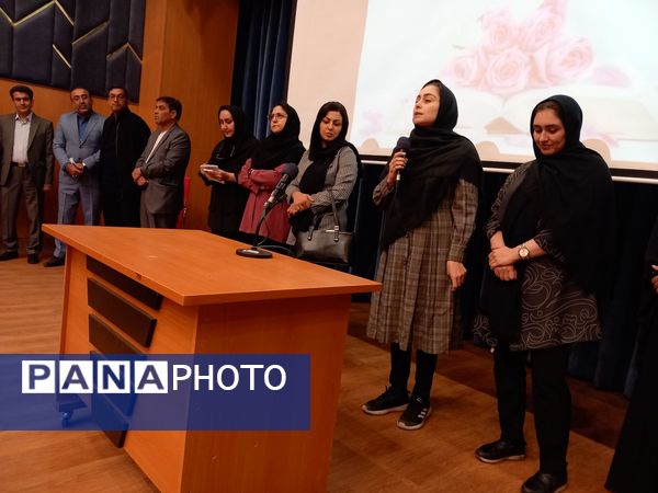 اولین مجمع عمومی انجمن اولیا ومربیان دبیرستان آرمینه مصلی نژاد ناحیه ۶