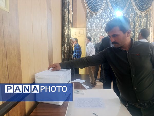 برگزاری جلسه انجمن اولیاء و مربیان دبیرستان نمونه دولتی پژوهش در آشخانه