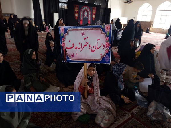 حضور دانش آموزان در نماز جمعه کاشمر