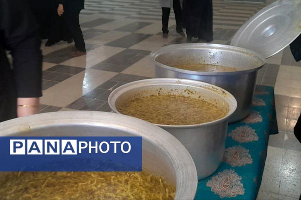 مراسم دهه فاطمیه و توزیع نذری 