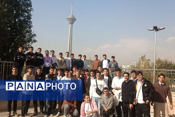 بازدید از دانشکده دندانپزشکی تهران دانش‌آموزان دبیرستان شهدای علم‌ و فناوری بهارستان دو