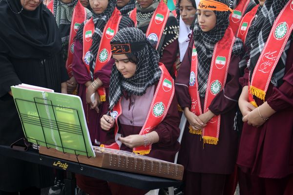 نقش فعال تشکل‌های دانش‌آموزی در راهپیمایی روز 13 آبان