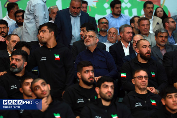 جشن قهرمانی تیم‌های ملی کشتی آزاد و فرنگی ایران