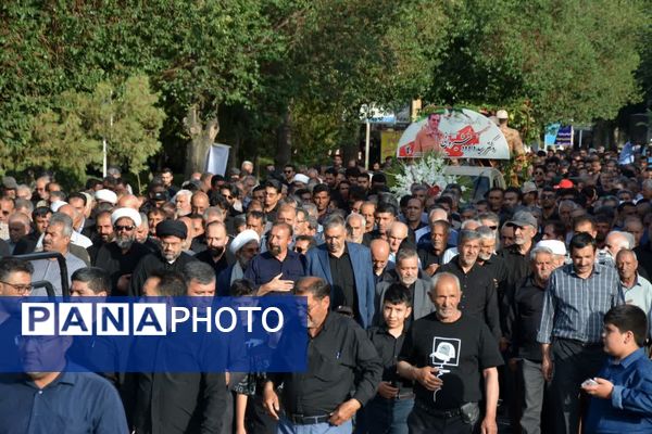 تشییع پیکر پزشکِ شهید در بروجن