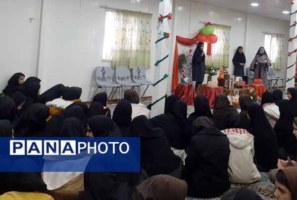 مدرسه نمونه سردار شهید محمدی پور خلیل آباد میزبان شادی یلدا 