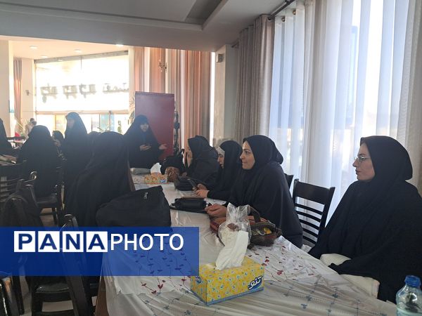تجلیل از مربیان و معلمان پرورشی و خانواده شهدا در آشخانه