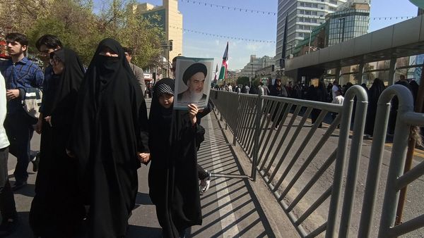 مردم مشهد با صلابت وصف نشدنی در راهپیمایی روز قدس
