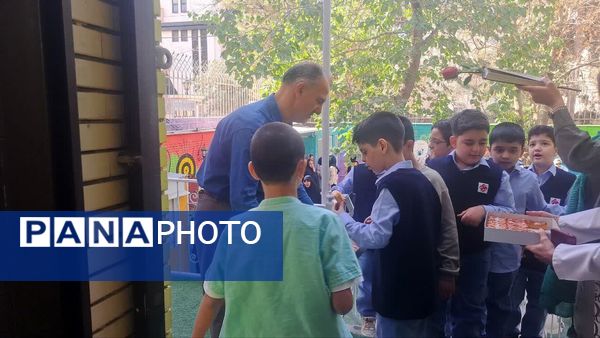 جشن آغاز سال تحصیلی در دبستان مبتکران ناحیه ۷ مشهد