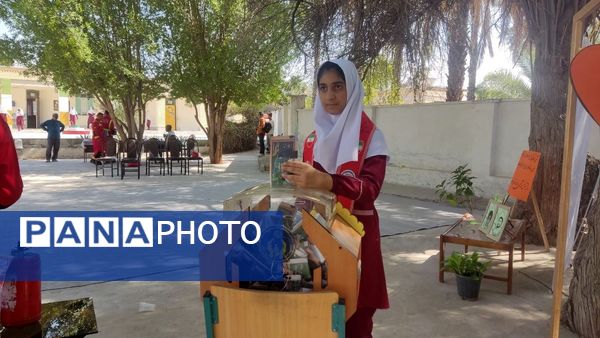 جشن عاطفه‌ها در دبستان مولوی فین؛ همدلی برای تداوم آموزش