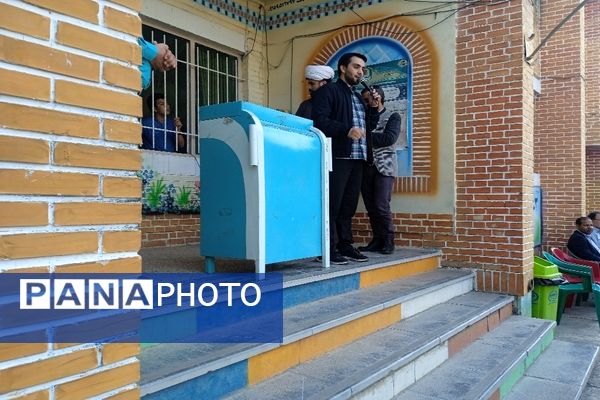 تقدیر از دانش‌آموزان برتر دبیرستان شاهد سردار شهید قاجاریان 