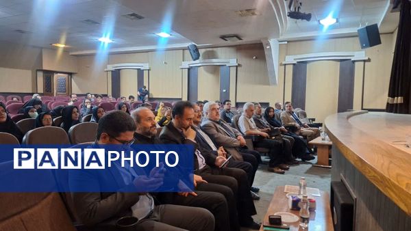 برگزاری همایش علمی خلیج فارس در دبیرستان ملاصدرای کرج 