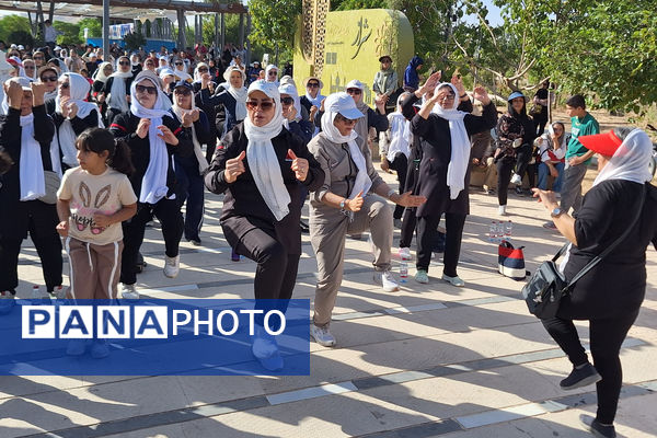 همایش پیاده‌روی خانوادگی در شیراز 