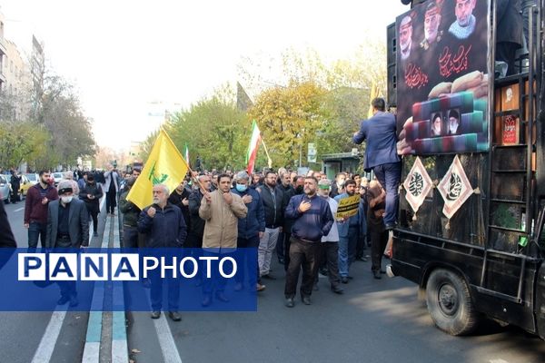 تشییع و تدفین پیکر شهید گمنام در اداره کل آموزش و پرورش شهر تهران